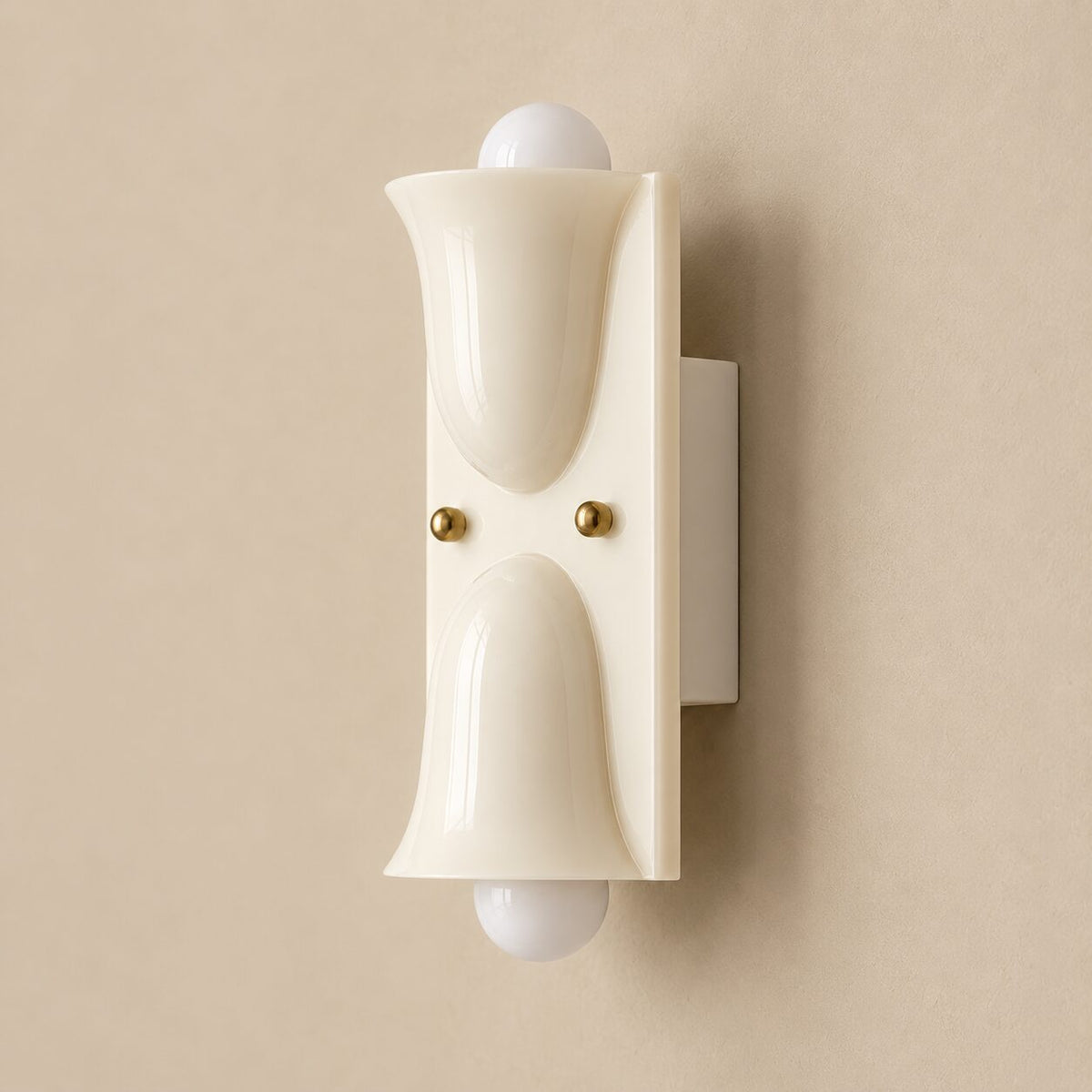 Side profile of the beige Auralis wall lamp