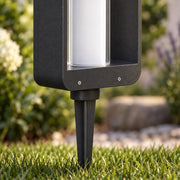 LumoEdge acrylic diffuser, aluminium frame and stake detail